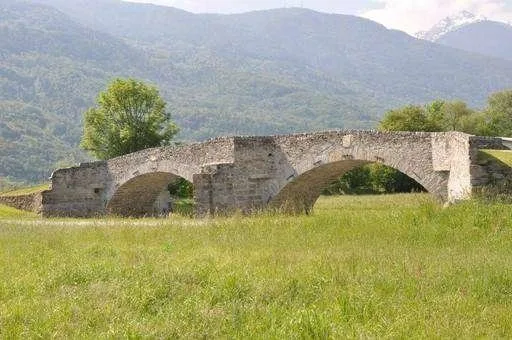 Ponte di sasso